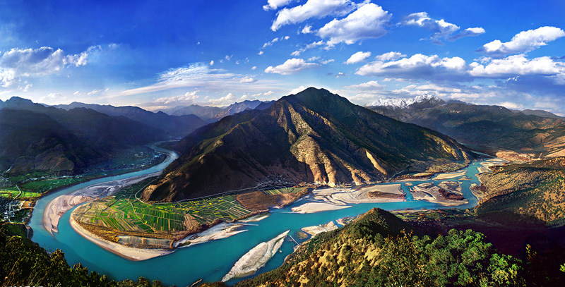First Bend of the Yangtze River
